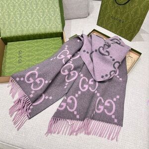 GUCCI 100% cashmere winter scarf